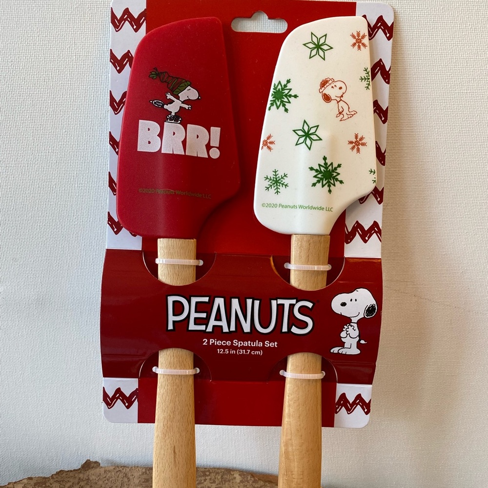 Snoopy Peanuts Two Piece “Brrr” Spatula Set Red & Cream